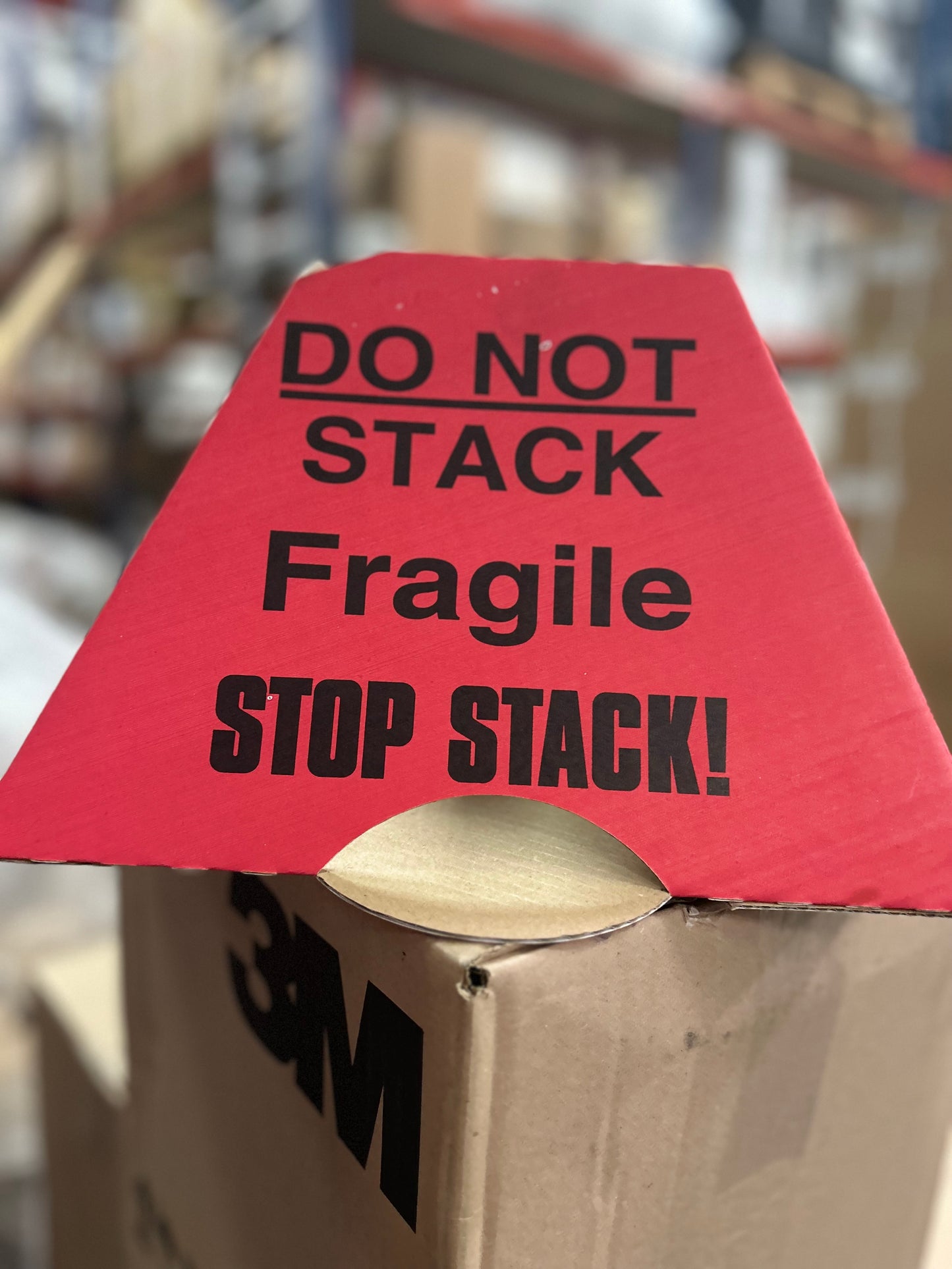 DO NOT STACK - PALLET CARDBOARD TOPPER